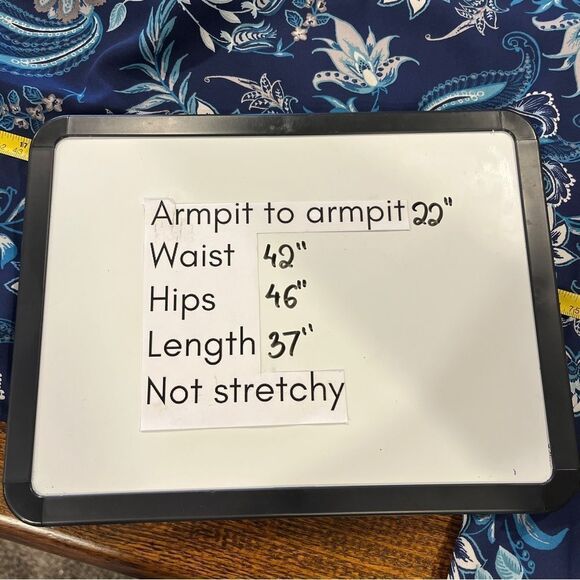 Long sleeve Floral Blue Dress with lace details - Picture 8 of 13